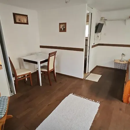Dozsa-gyoergydeak Vendeghaz Apartment *